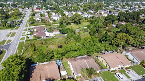 A home in Lake Worth