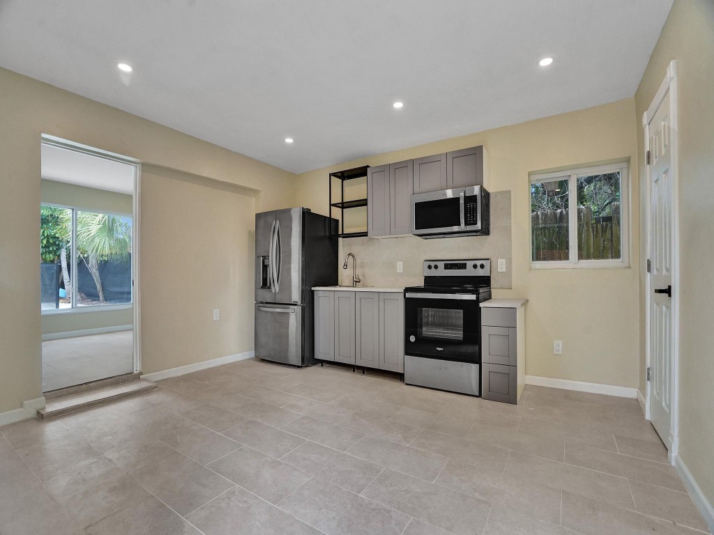 Hollywood Terrace 3-12 B - Residential Lease