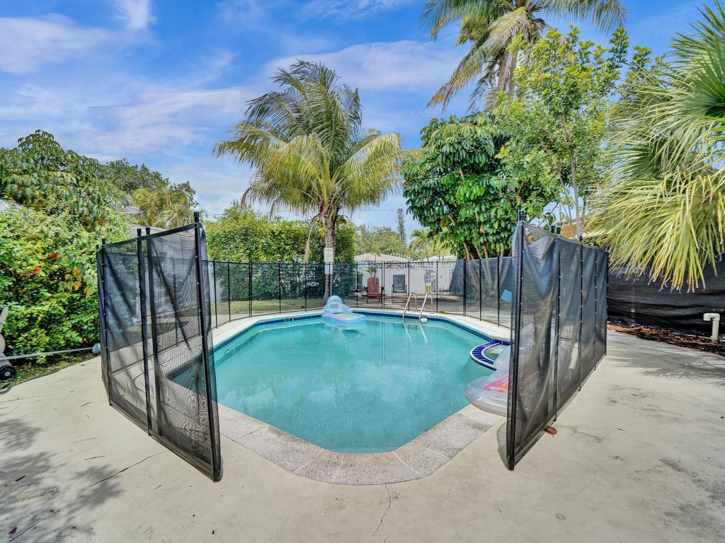 Hollywood Terrace 3-12 B - Residential Lease