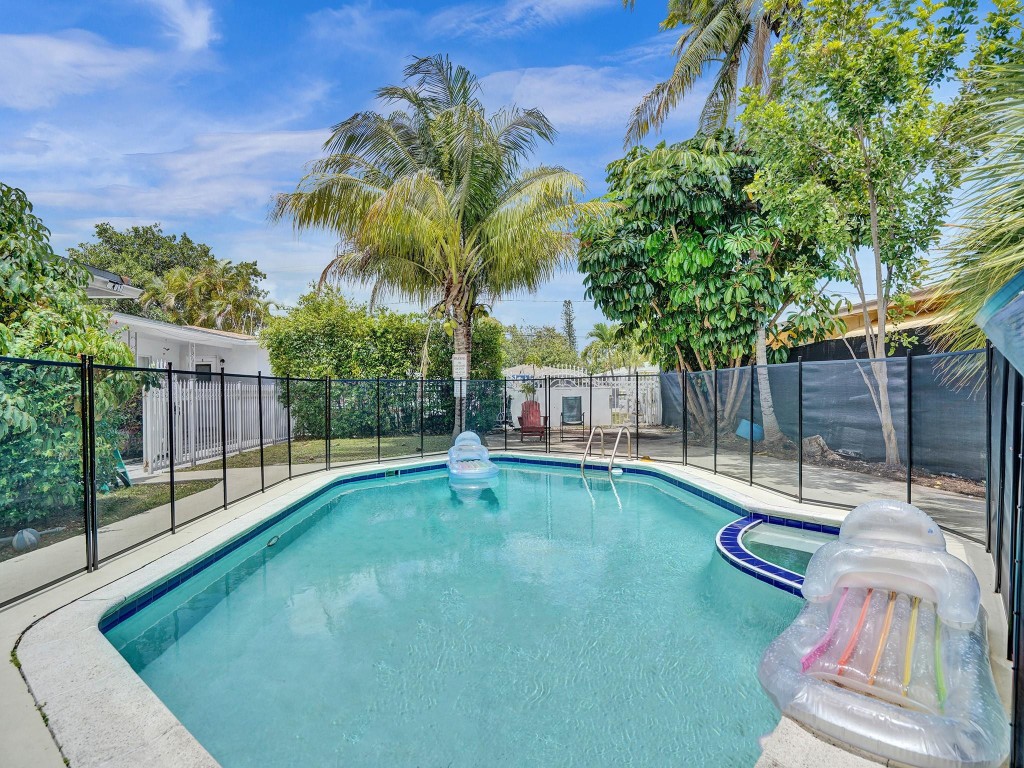 Hollywood Terrace 3-12 B - Residential Lease