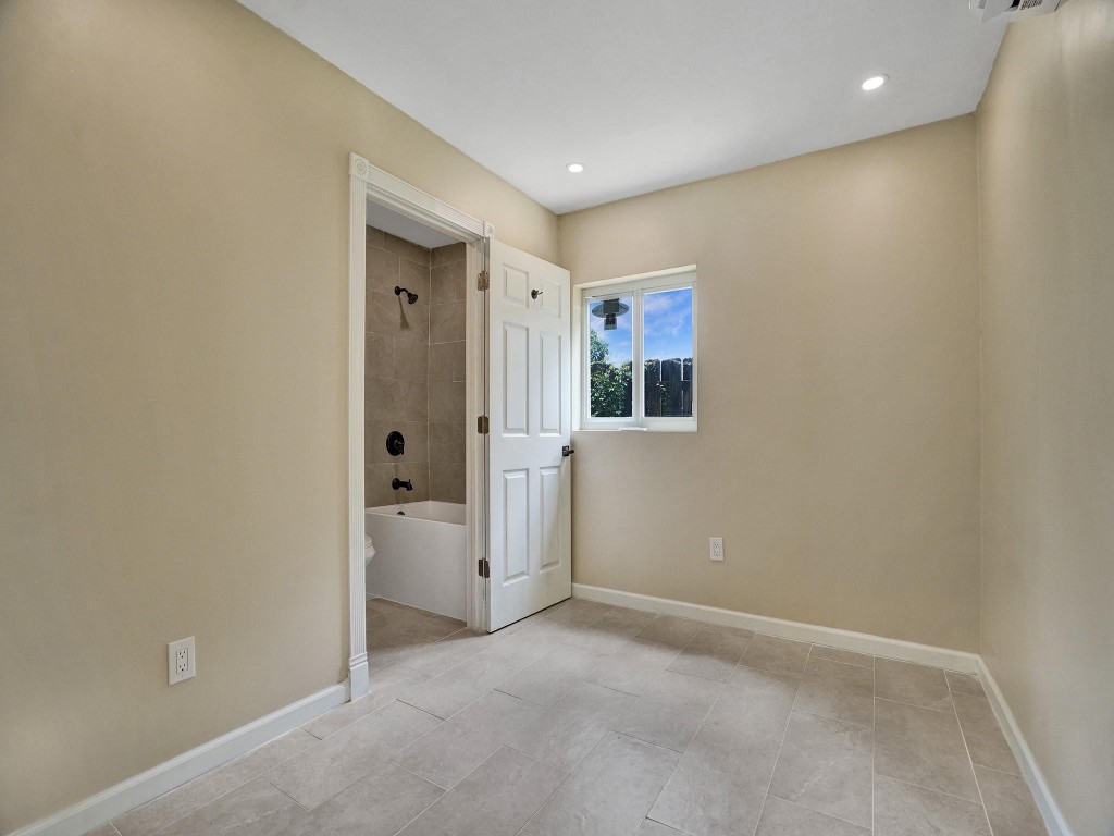 Hollywood Terrace 3-12 B - Residential Lease