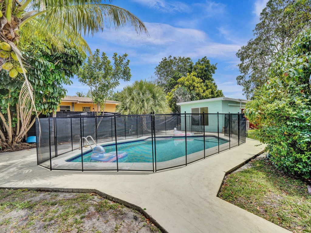 Hollywood Terrace 3-12 B - Residential Lease