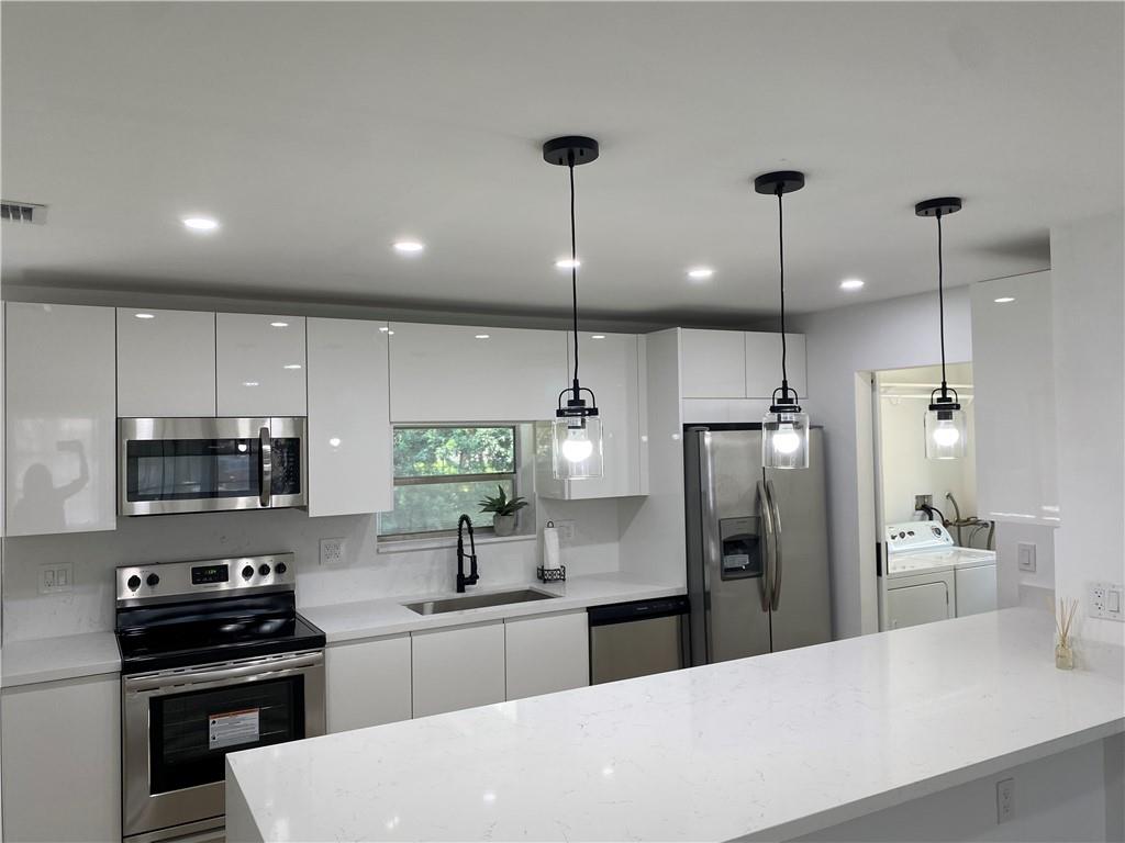 SUMMERTIME ISLES - Residential