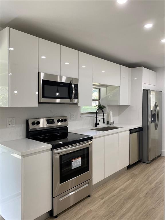 SUMMERTIME ISLES - Residential