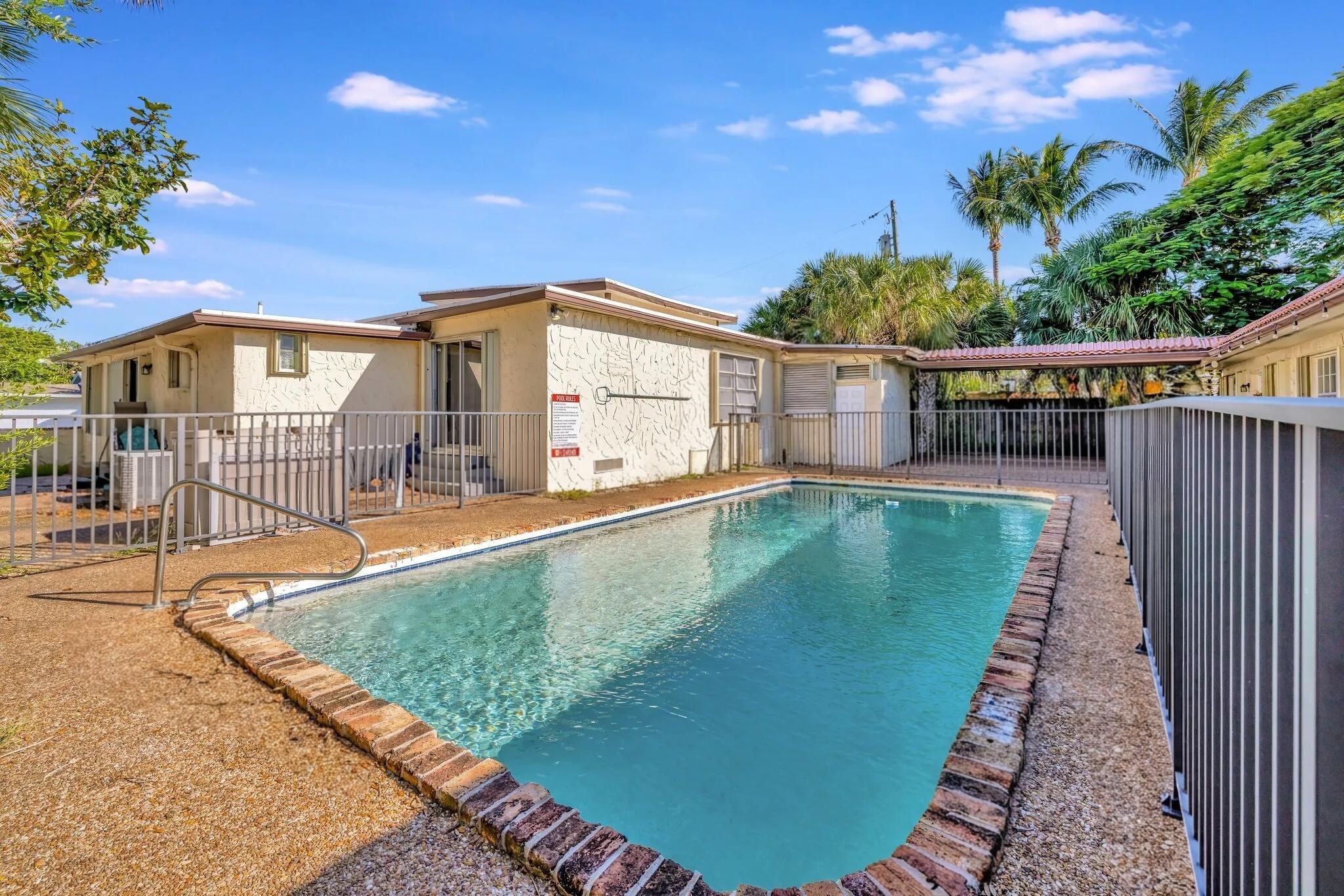2731 NE 1ST Terrace 1-4