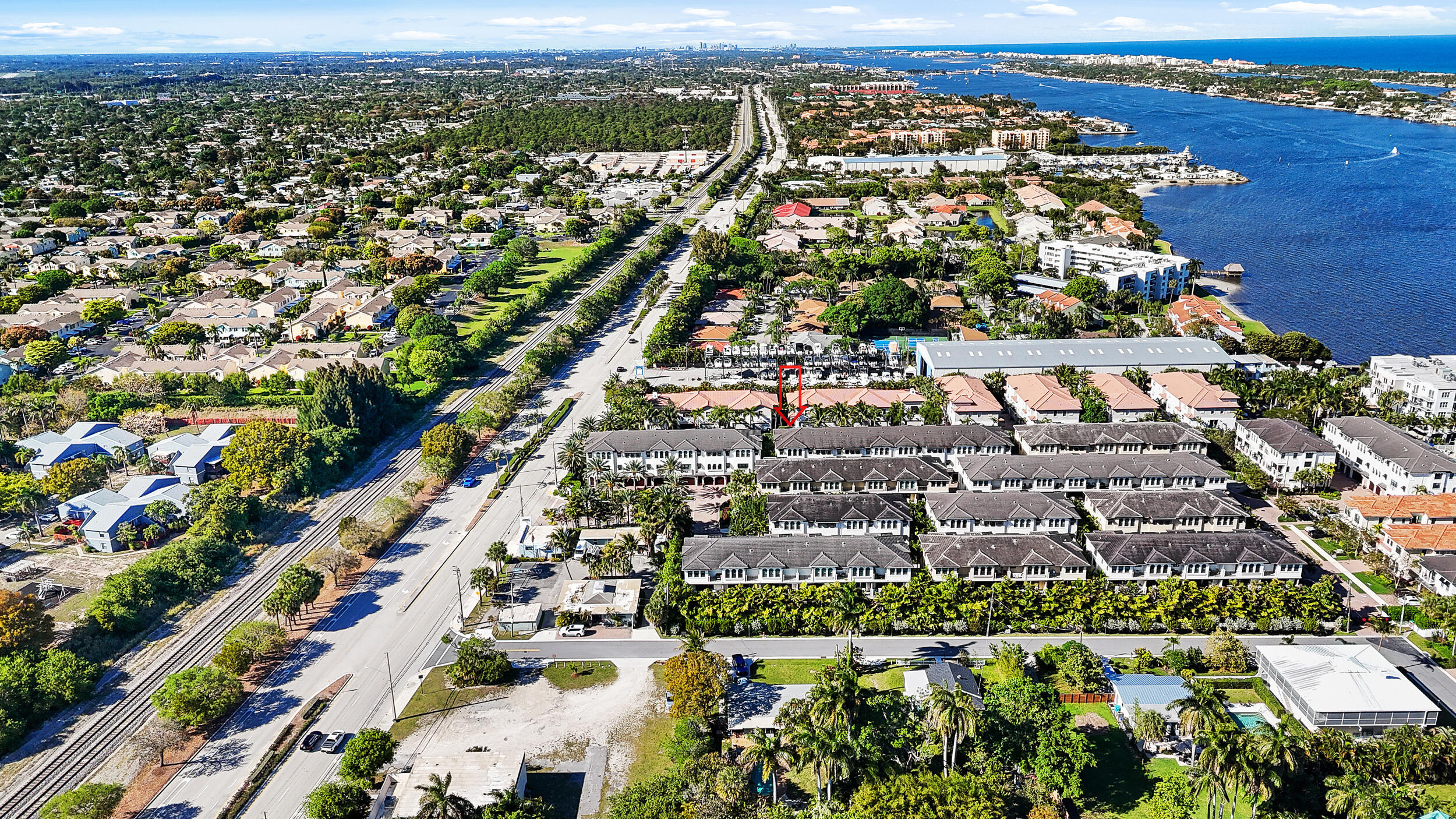 CASA DEL MAR - Residential