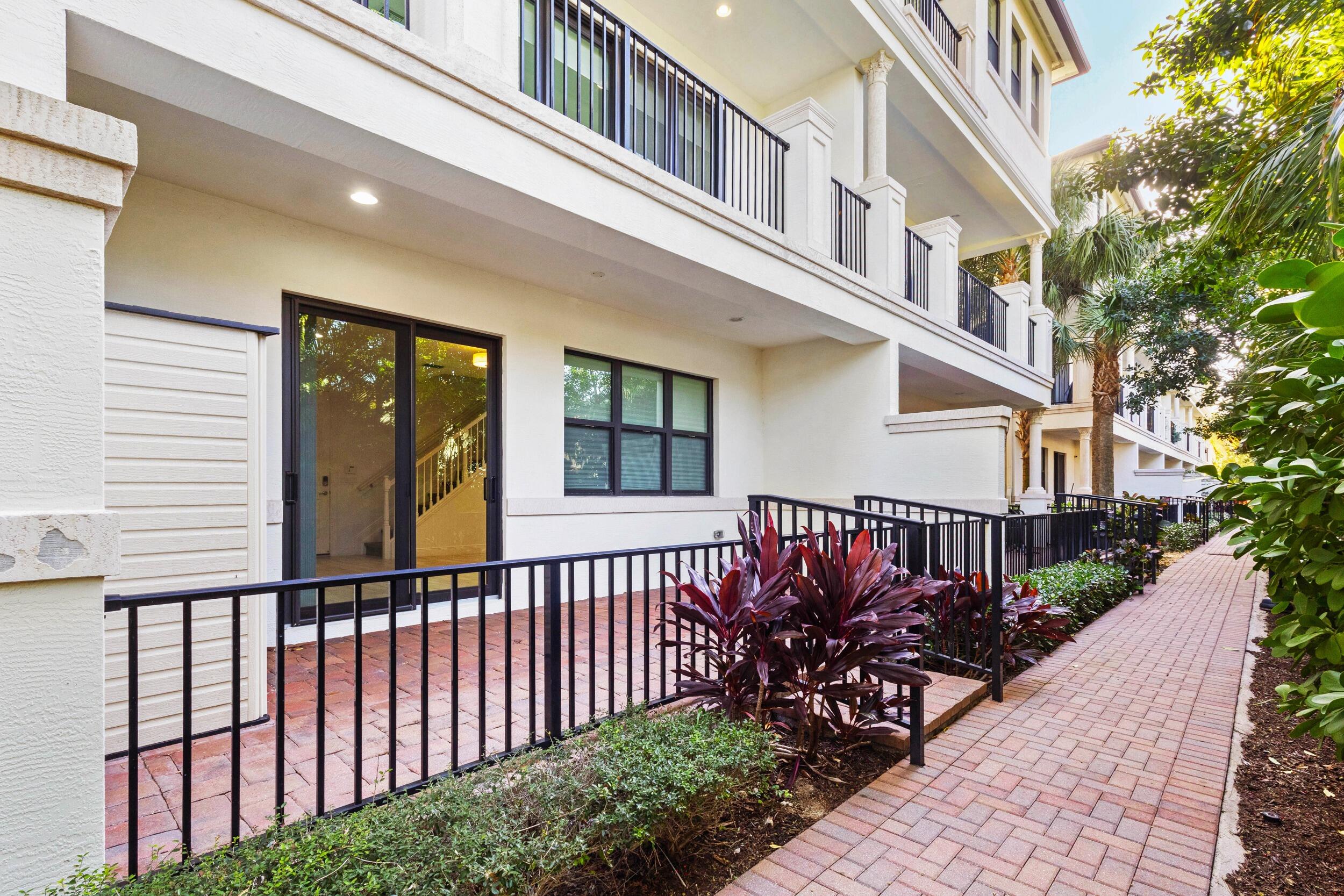 CASA DEL MAR - Residential