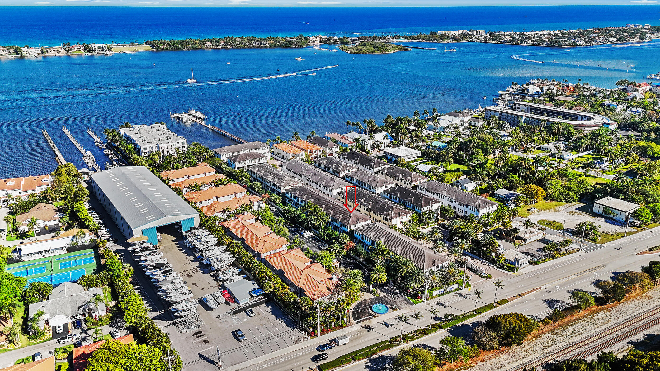 CASA DEL MAR - Residential