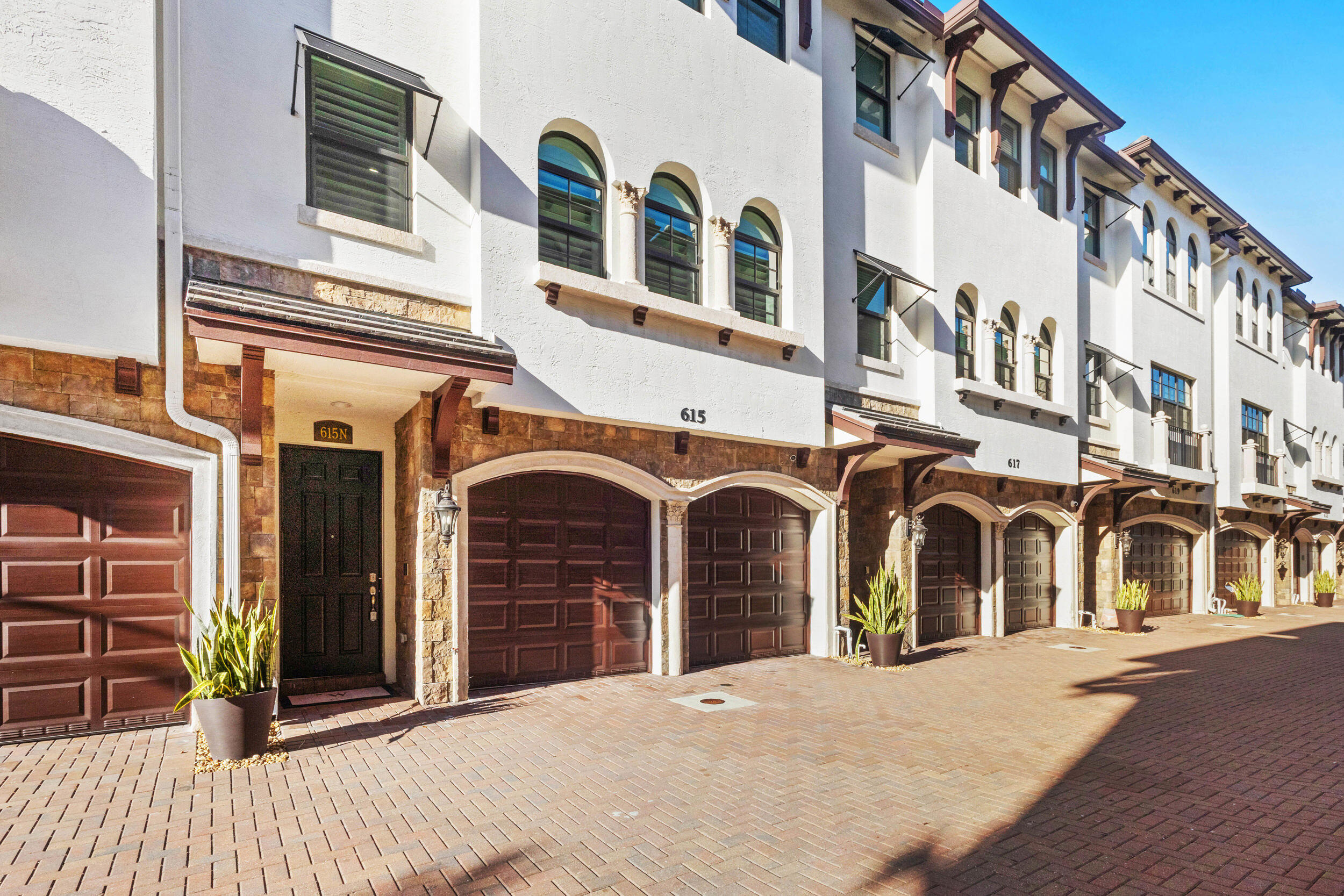 CASA DEL MAR - Residential