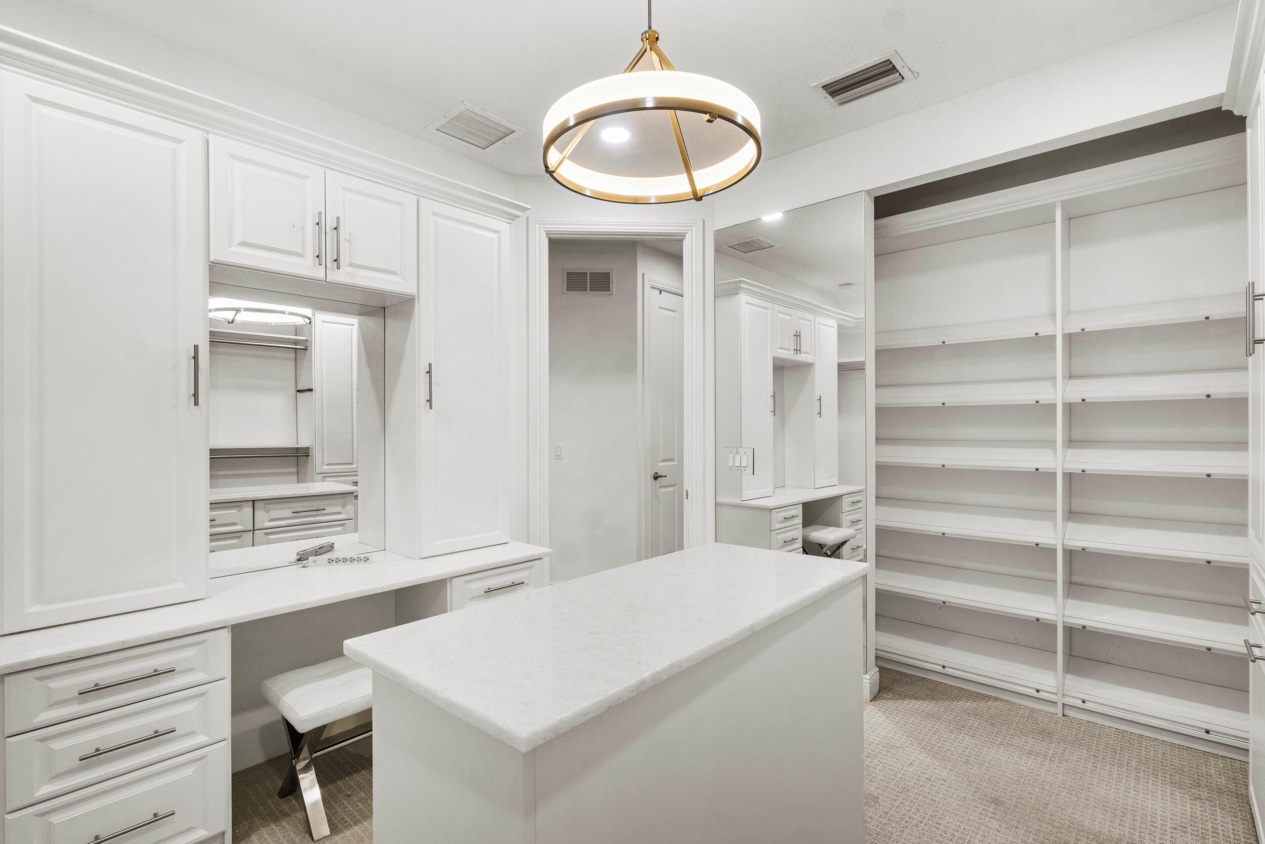 CASA DEL MAR - Residential