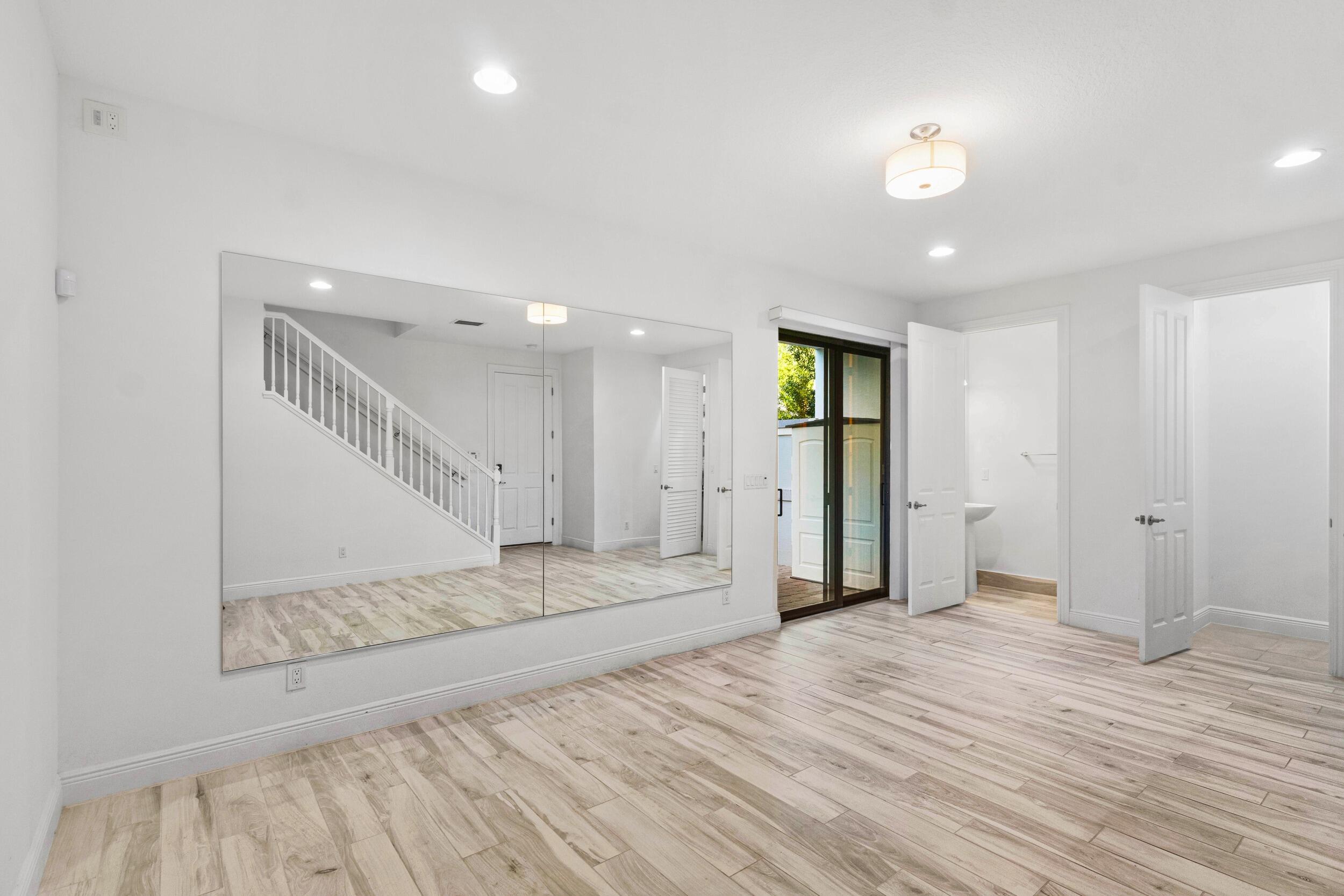 CASA DEL MAR - Residential