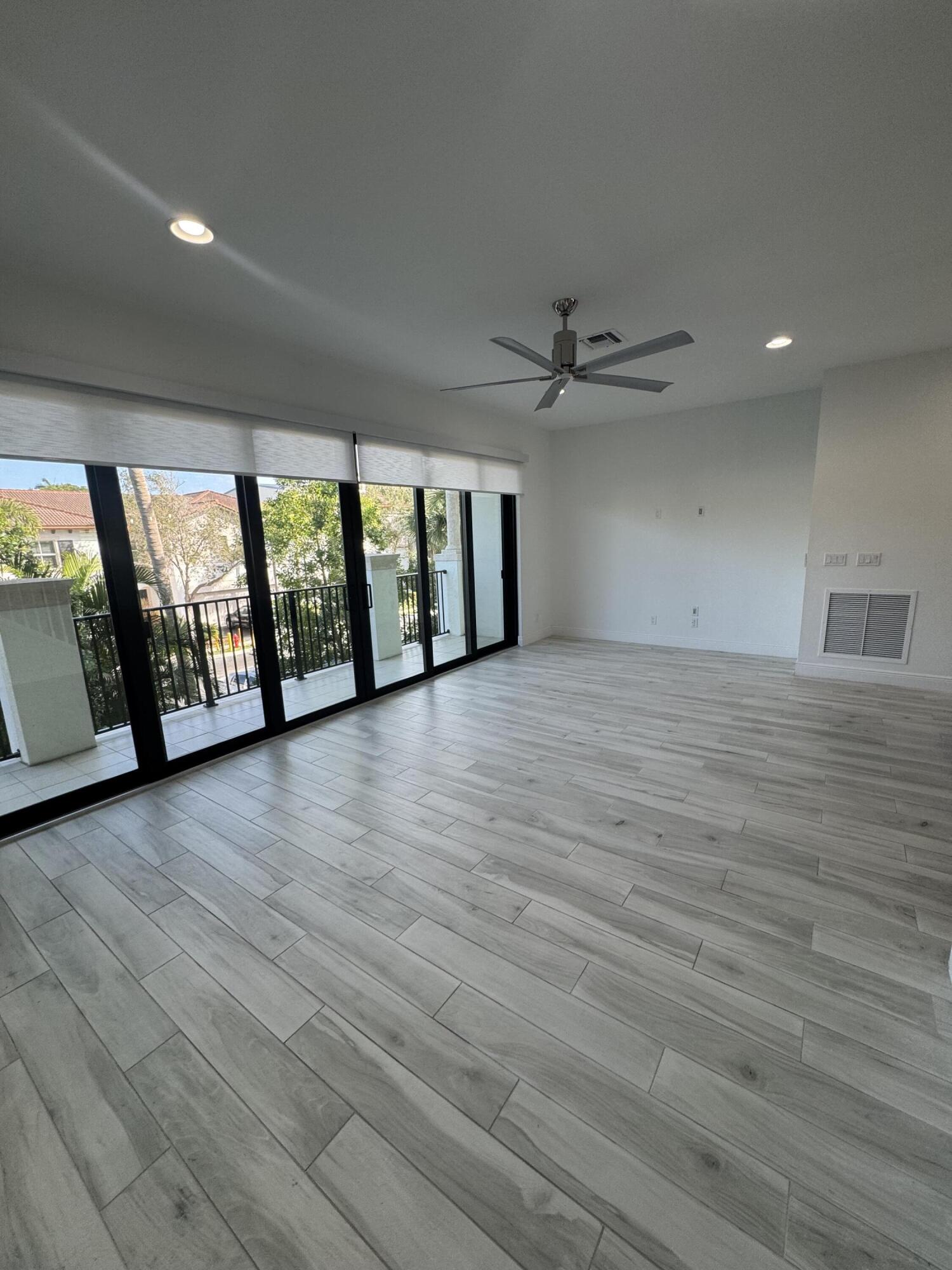 CASA DEL MAR - Residential