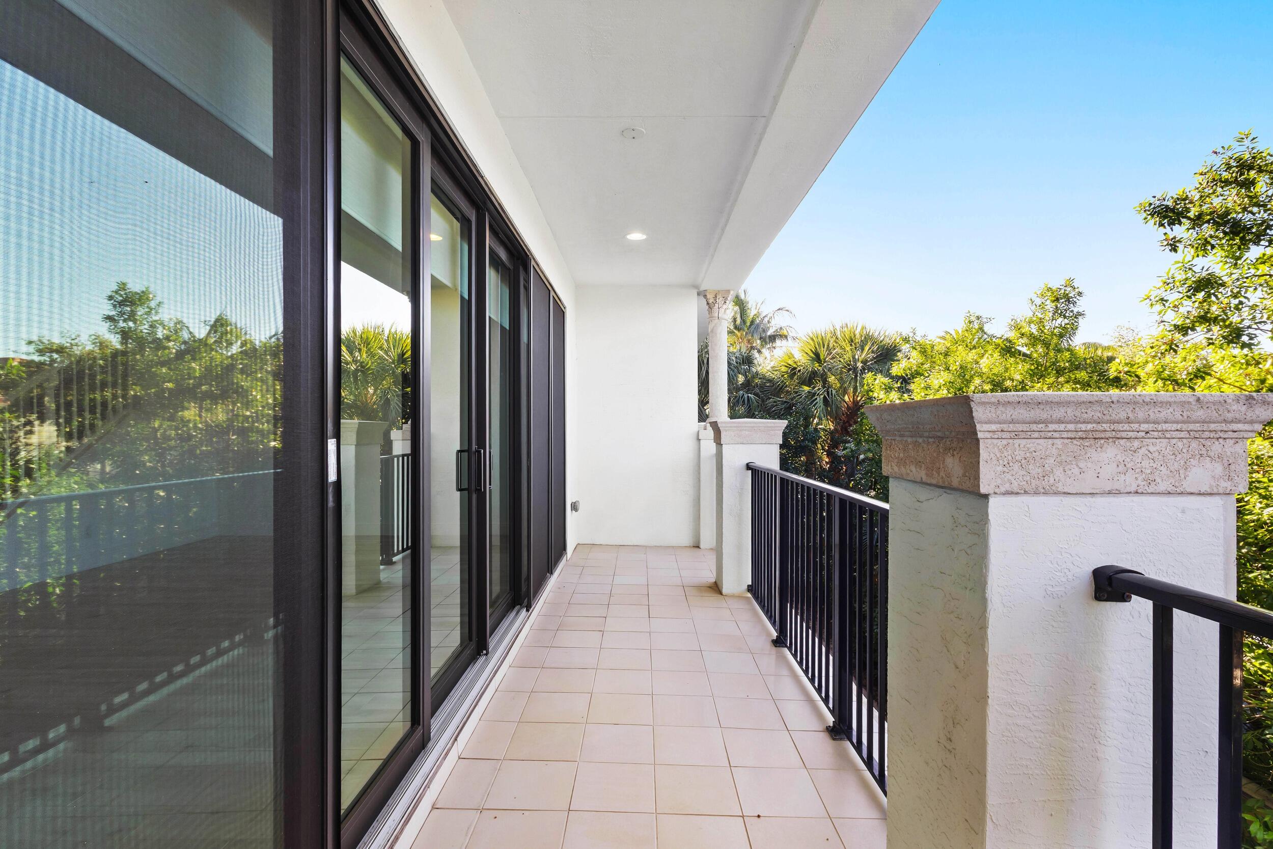 CASA DEL MAR - Residential