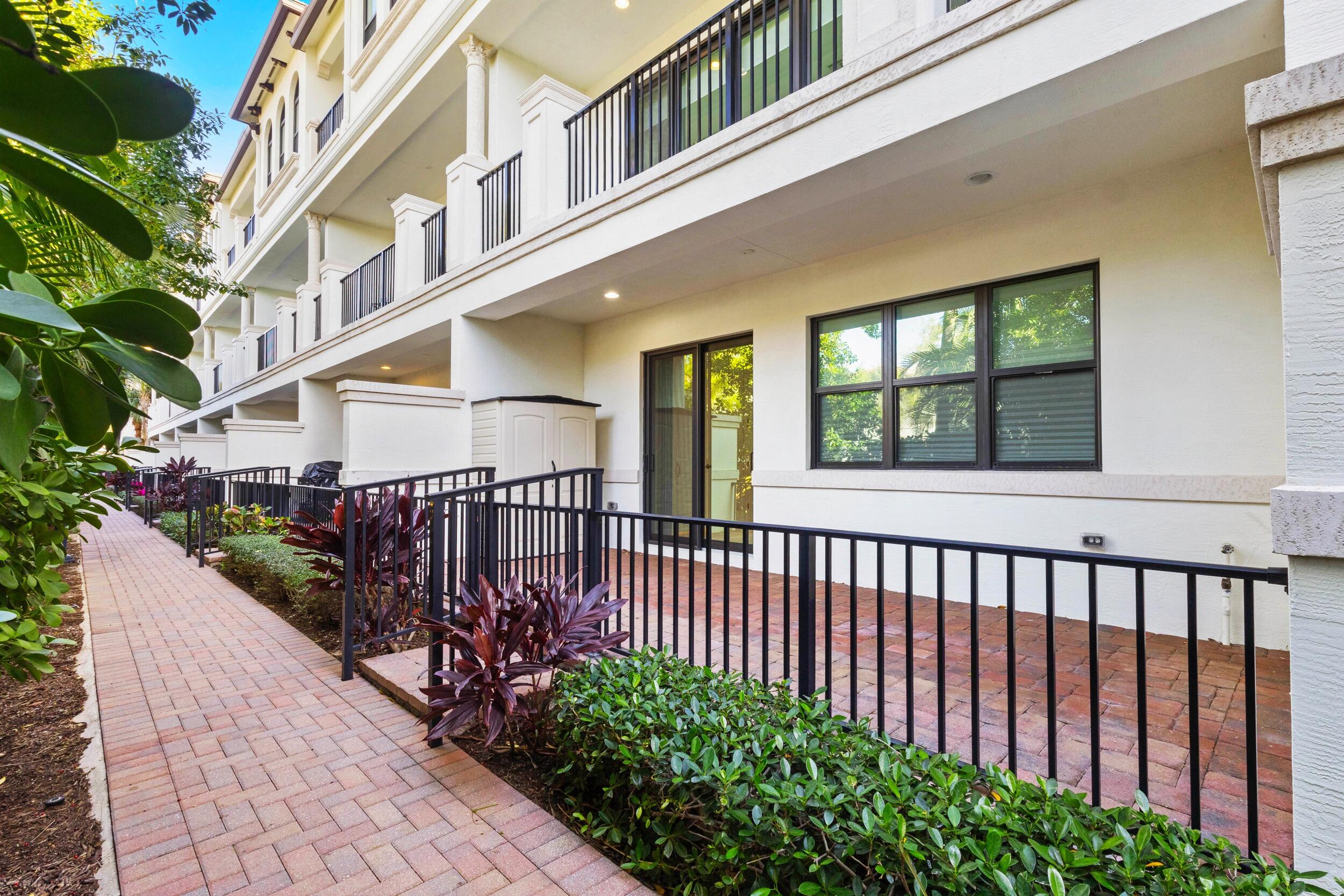 CASA DEL MAR - Residential