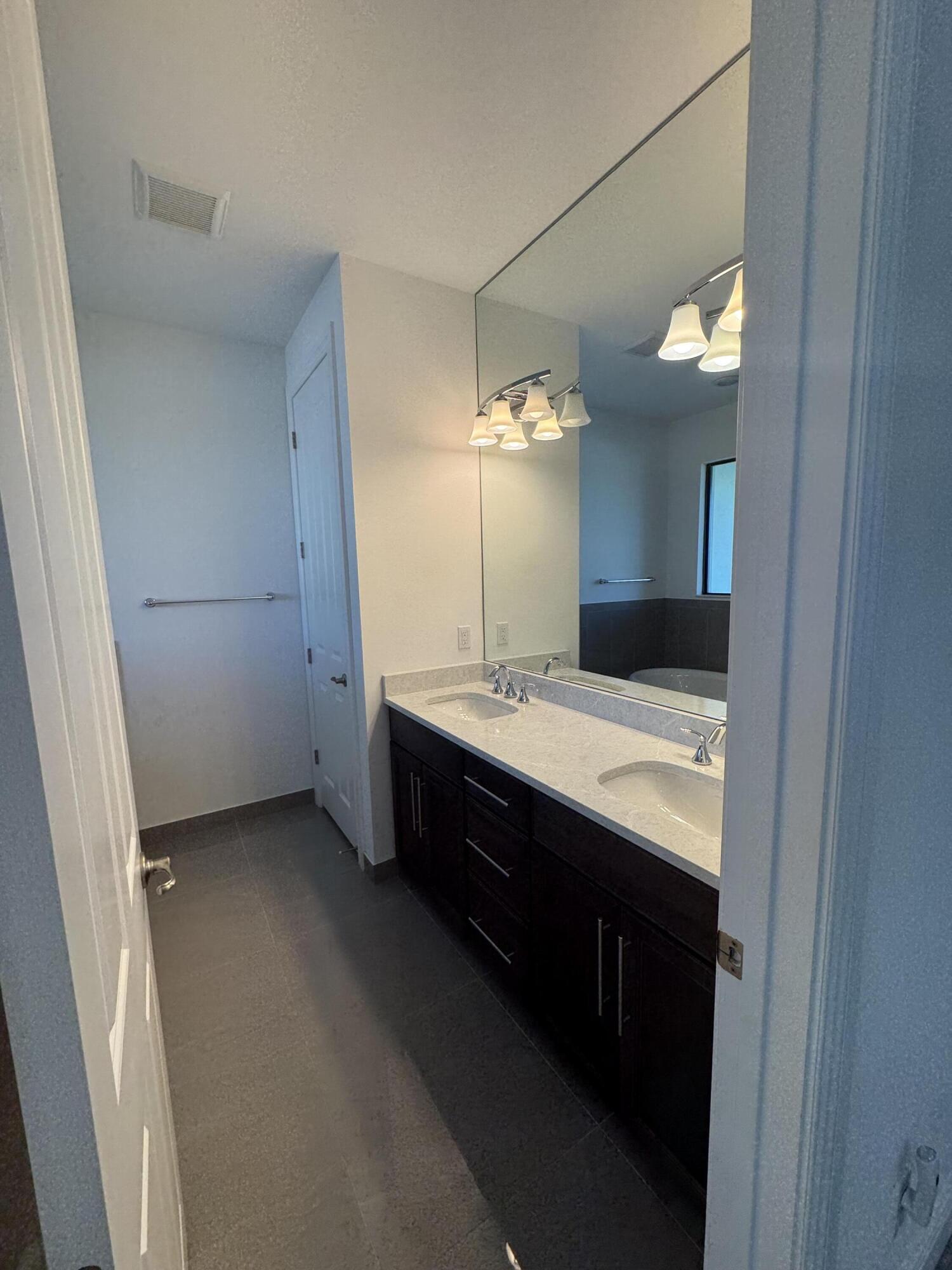 CASA DEL MAR - Residential