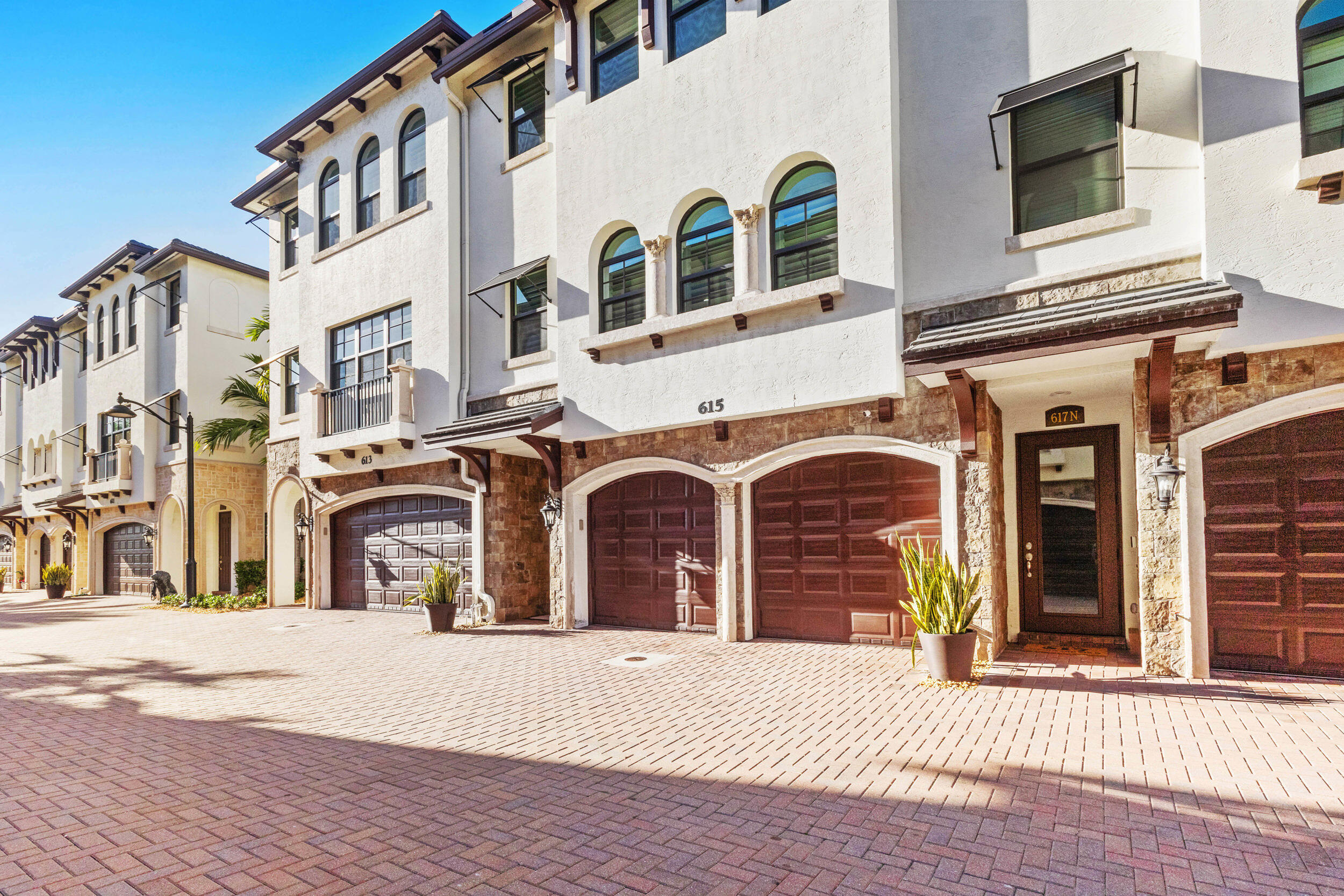 CASA DEL MAR - Residential