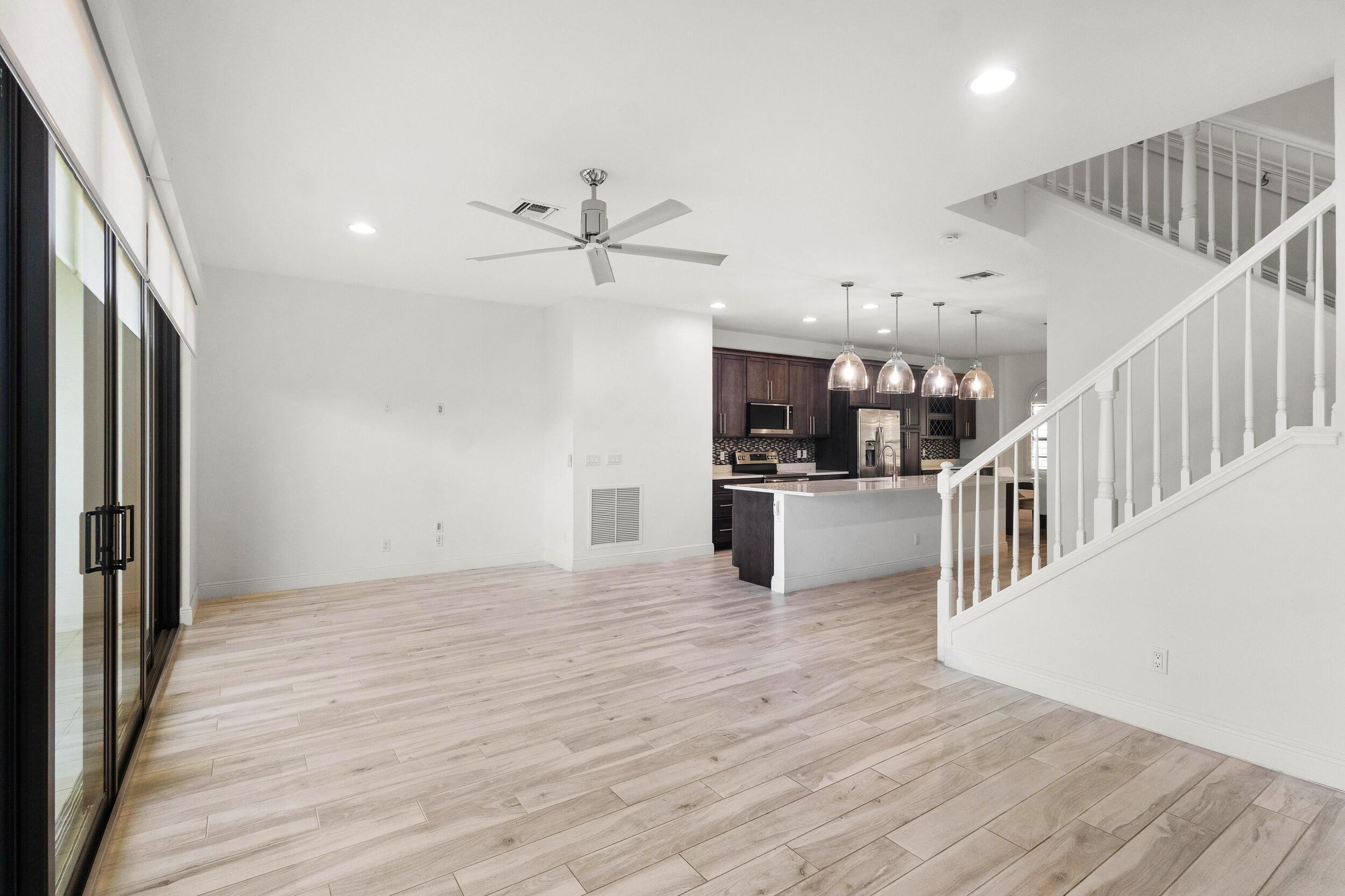 CASA DEL MAR - Residential