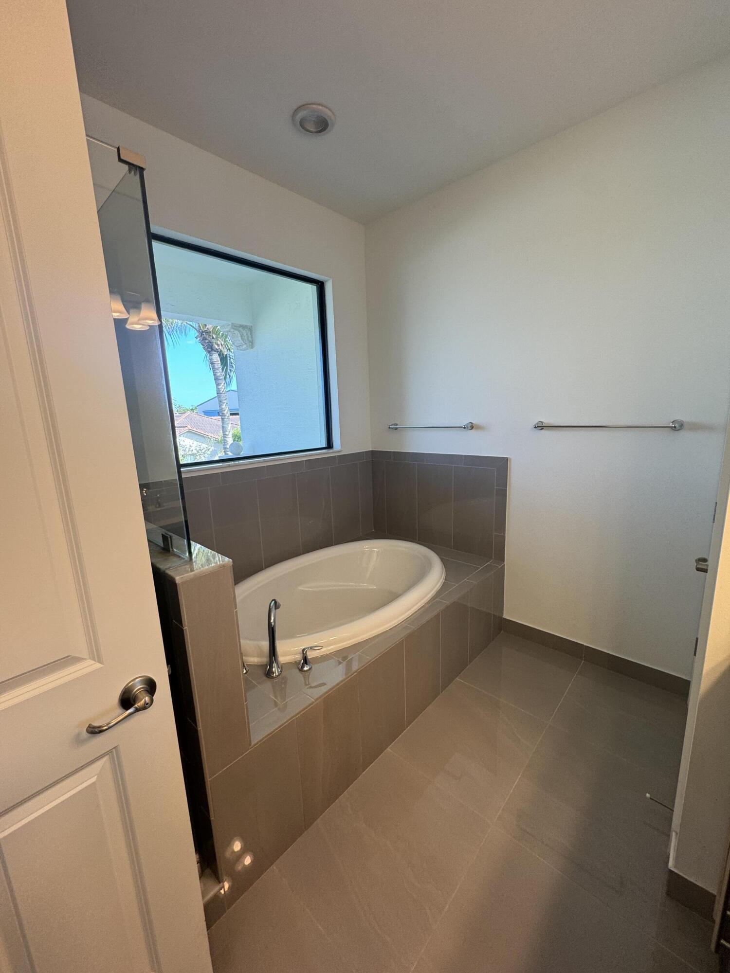 CASA DEL MAR - Residential