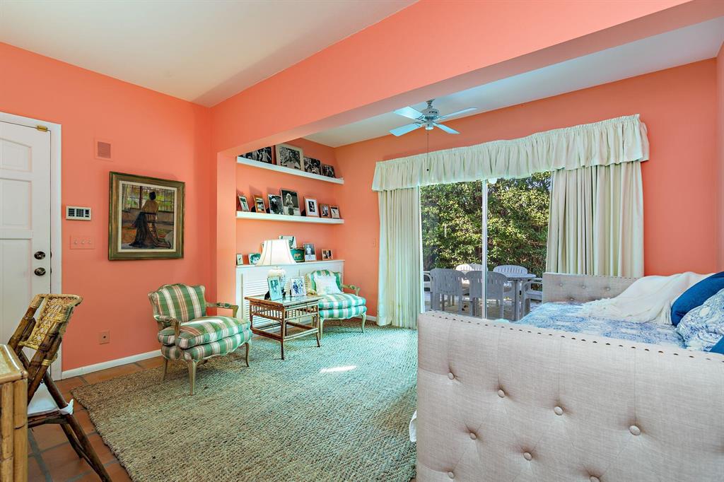 WORTH COURT - Residential