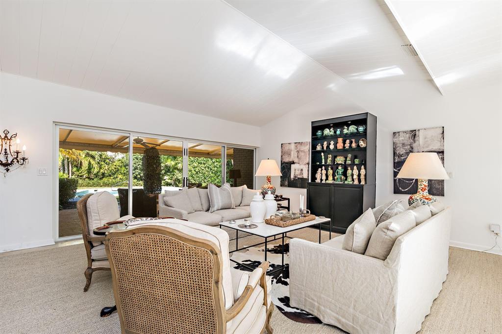 WORTH COURT - Residential