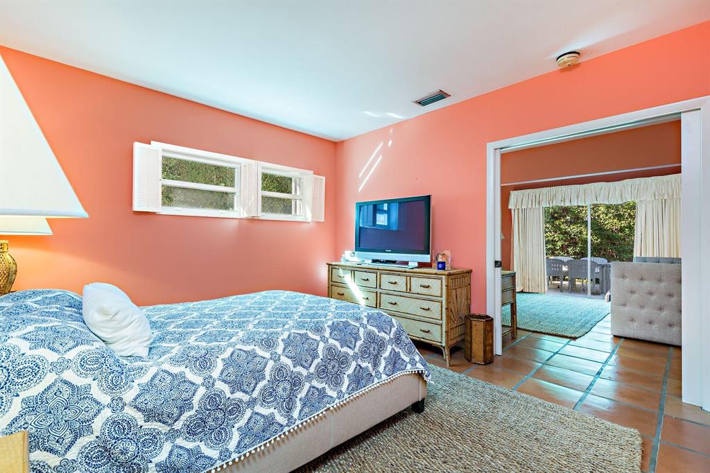 WORTH COURT - Residential