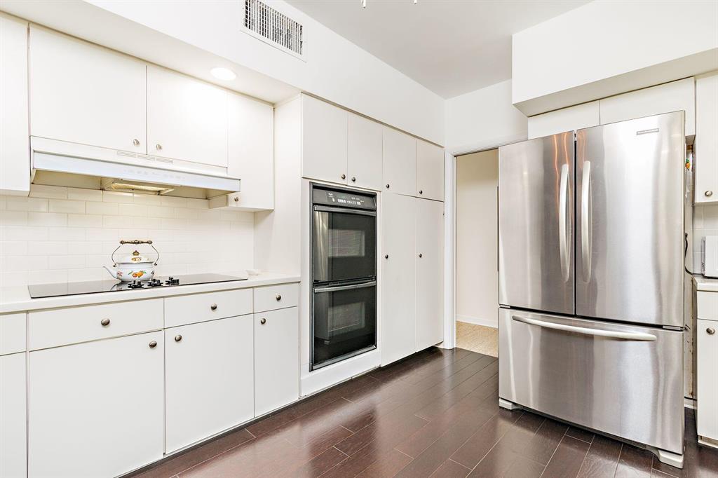 WORTH COURT - Residential