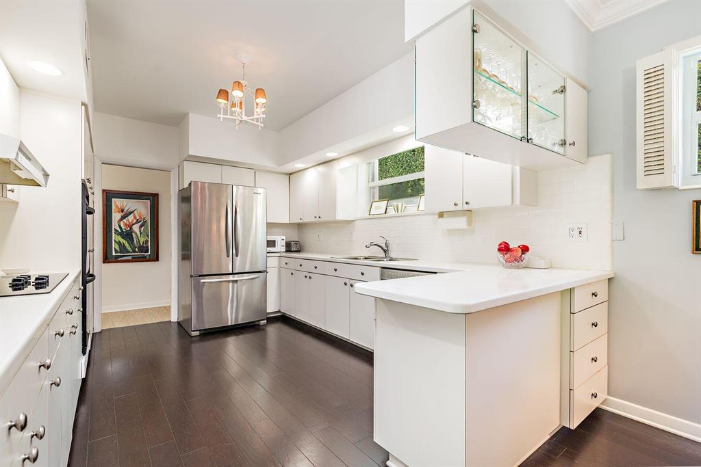 WORTH COURT - Residential