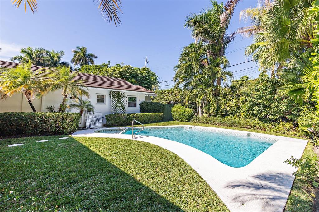 WORTH COURT - Residential