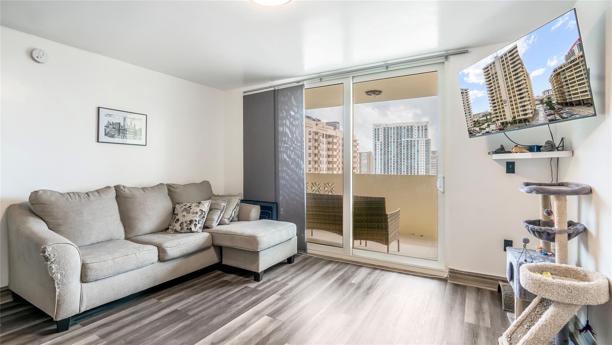 Plaza Tower North - Residential