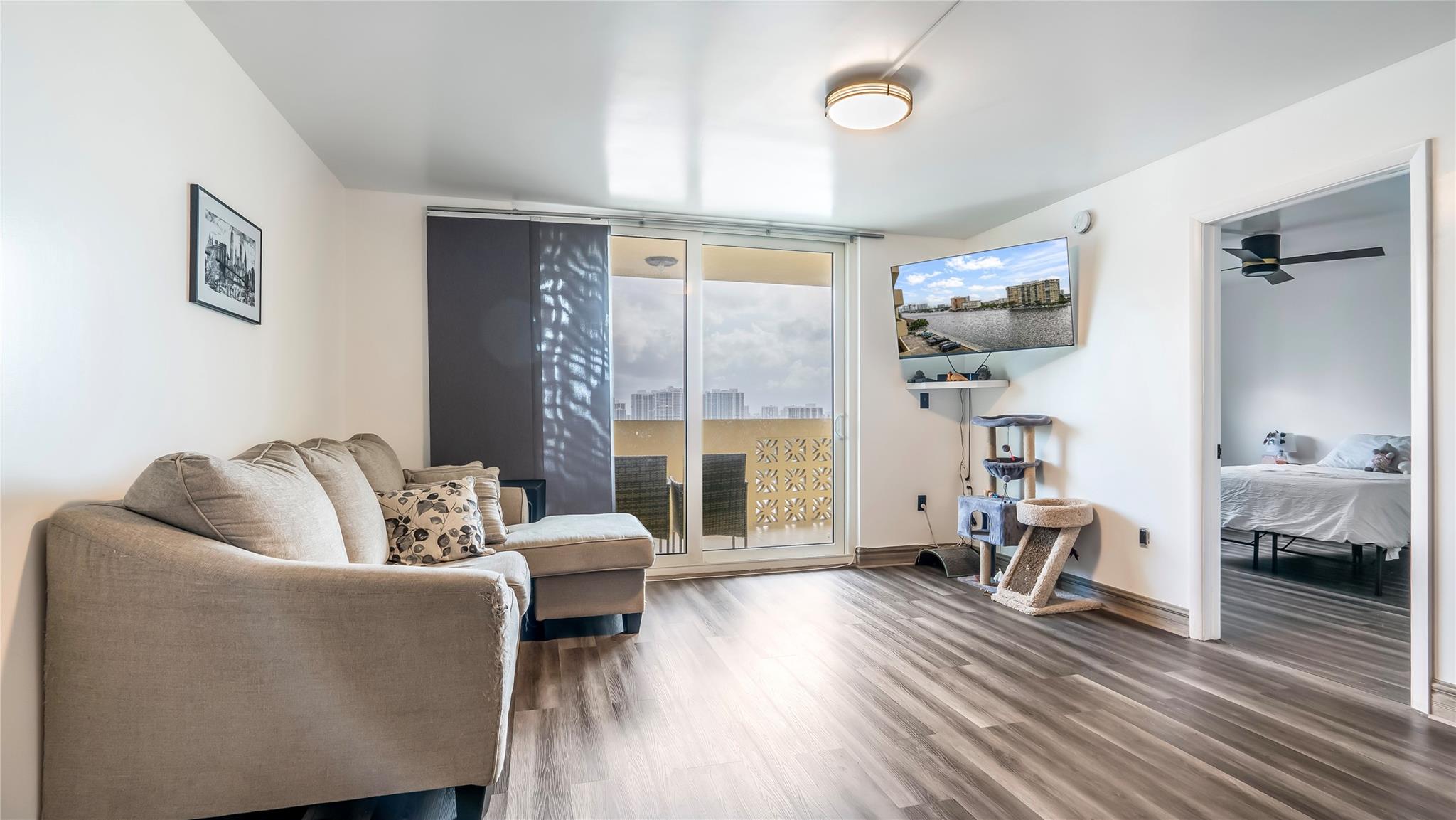 Plaza Tower North - Residential