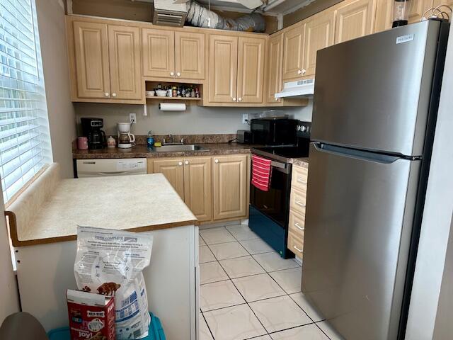 KINGS POINT BURGUNDY CONDOS - Residential