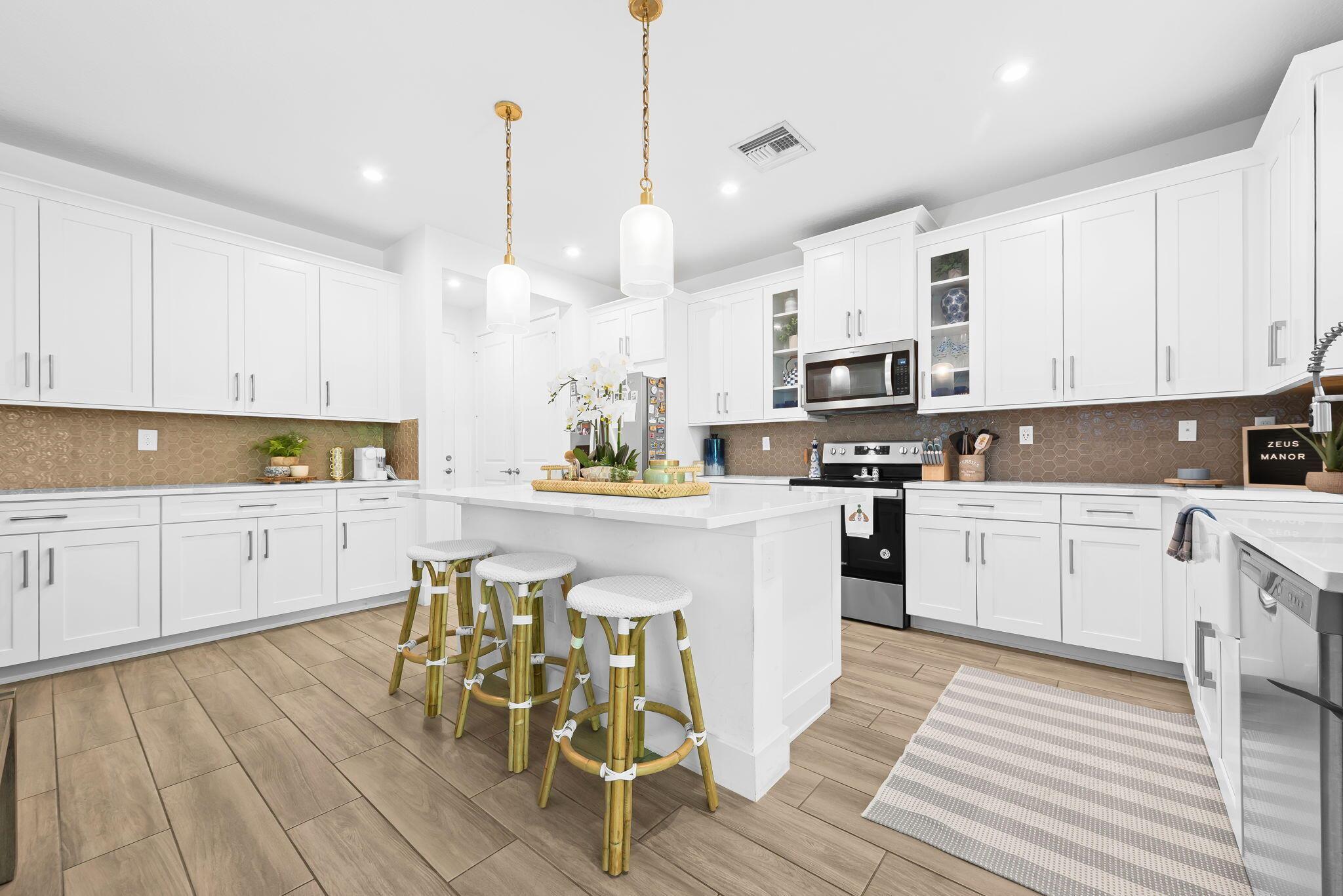 6819 Pointe Of Woods Drive