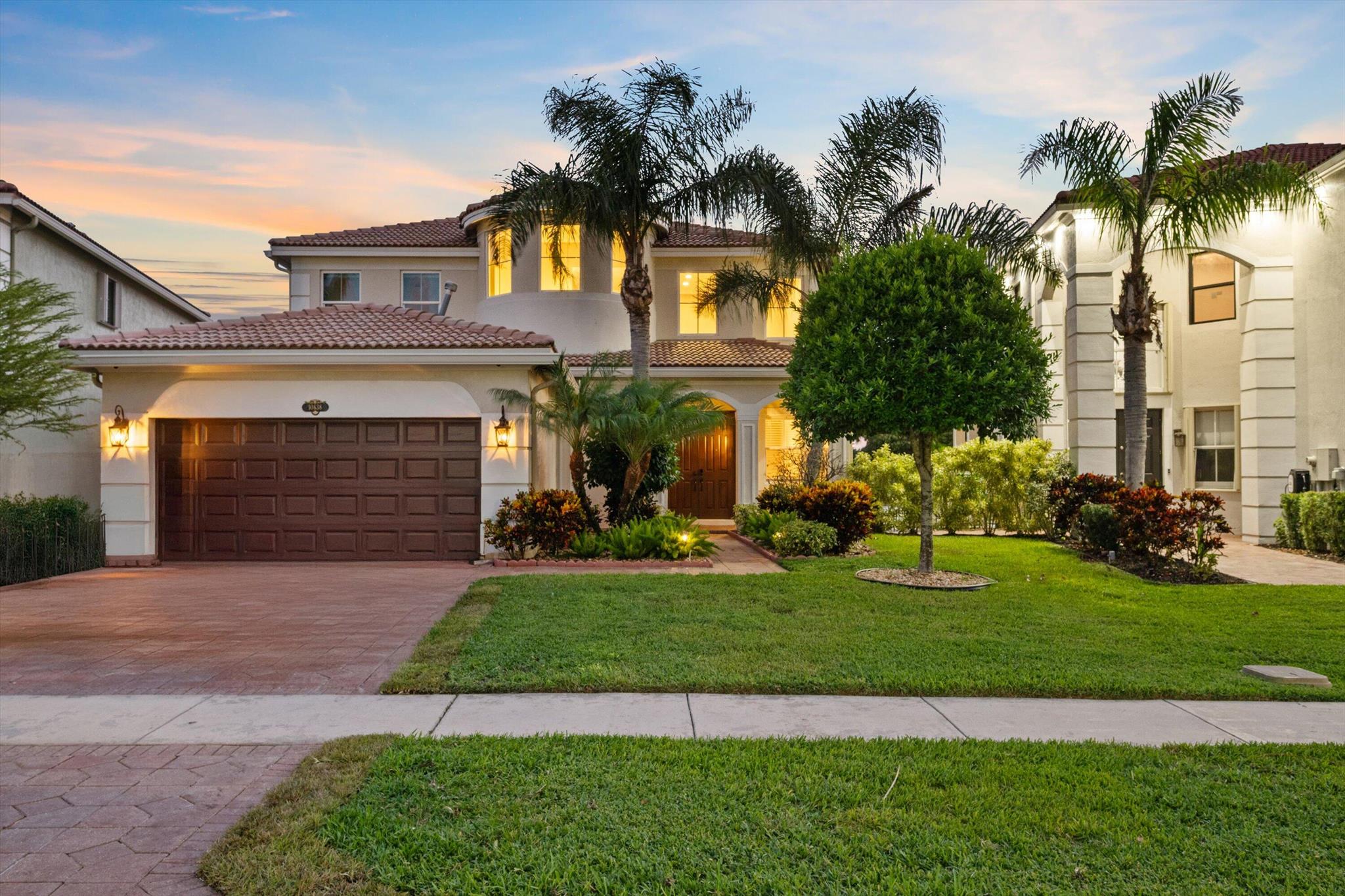 10638 Old Hammock Way