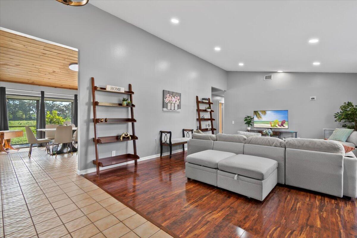 View photos, virtual tours, details... 1941 SHOWER TREE Way