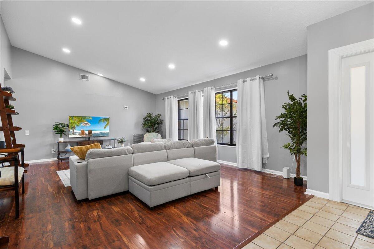 View photos, virtual tours, details... 1941 SHOWER TREE Way