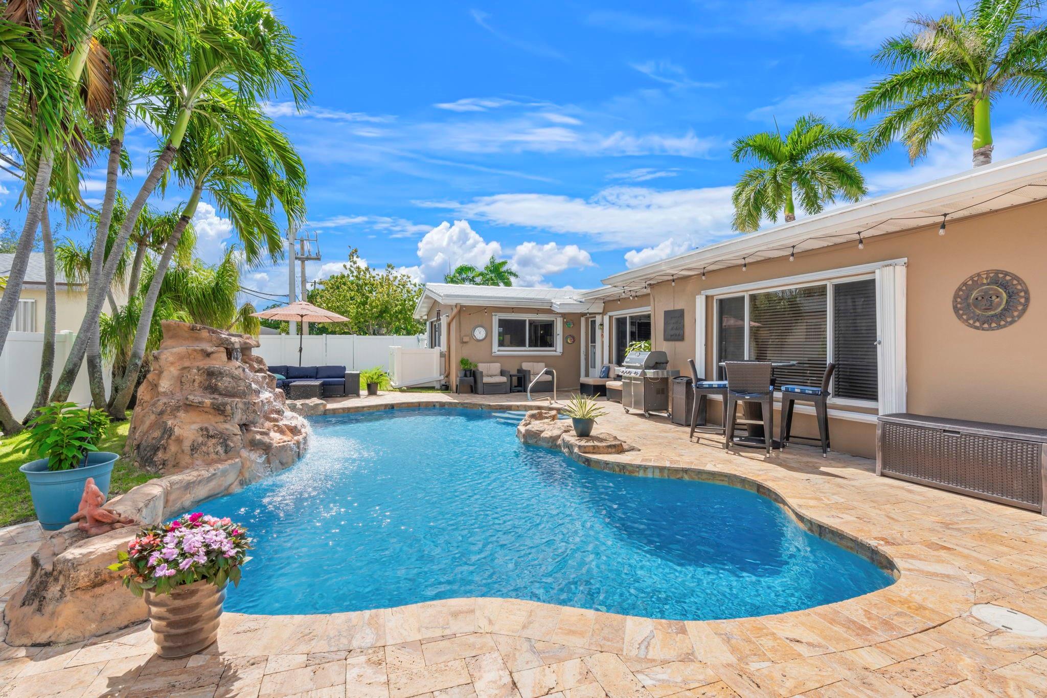 NORTH ANDREWS GARDENS FIR - Residential