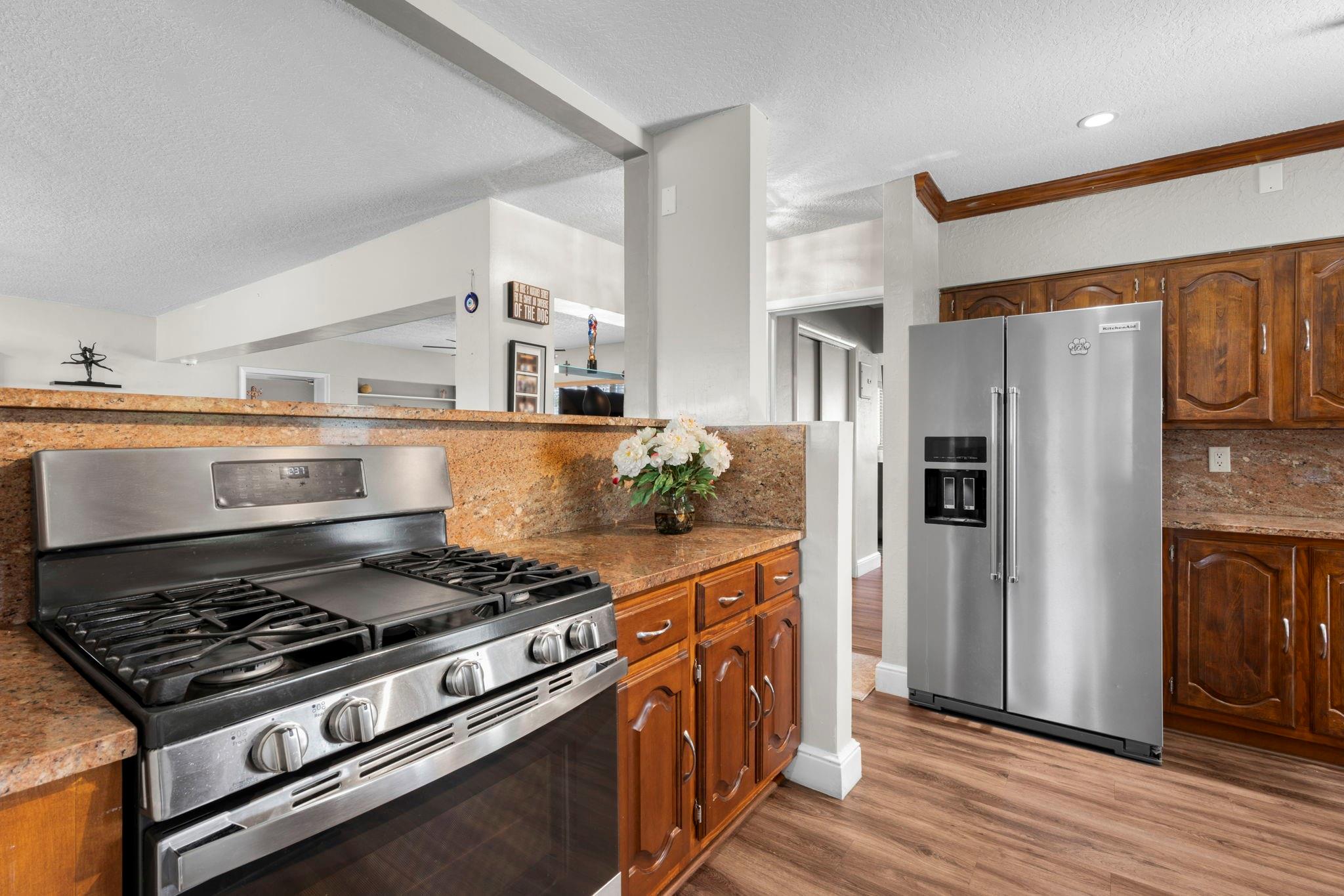 NORTH ANDREWS GARDENS FIR - Residential