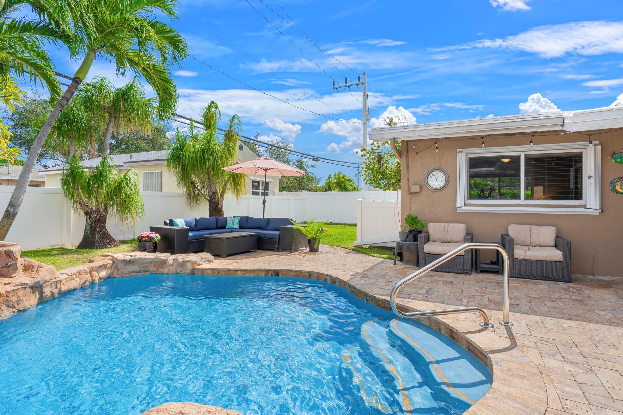 NORTH ANDREWS GARDENS FIR - Residential