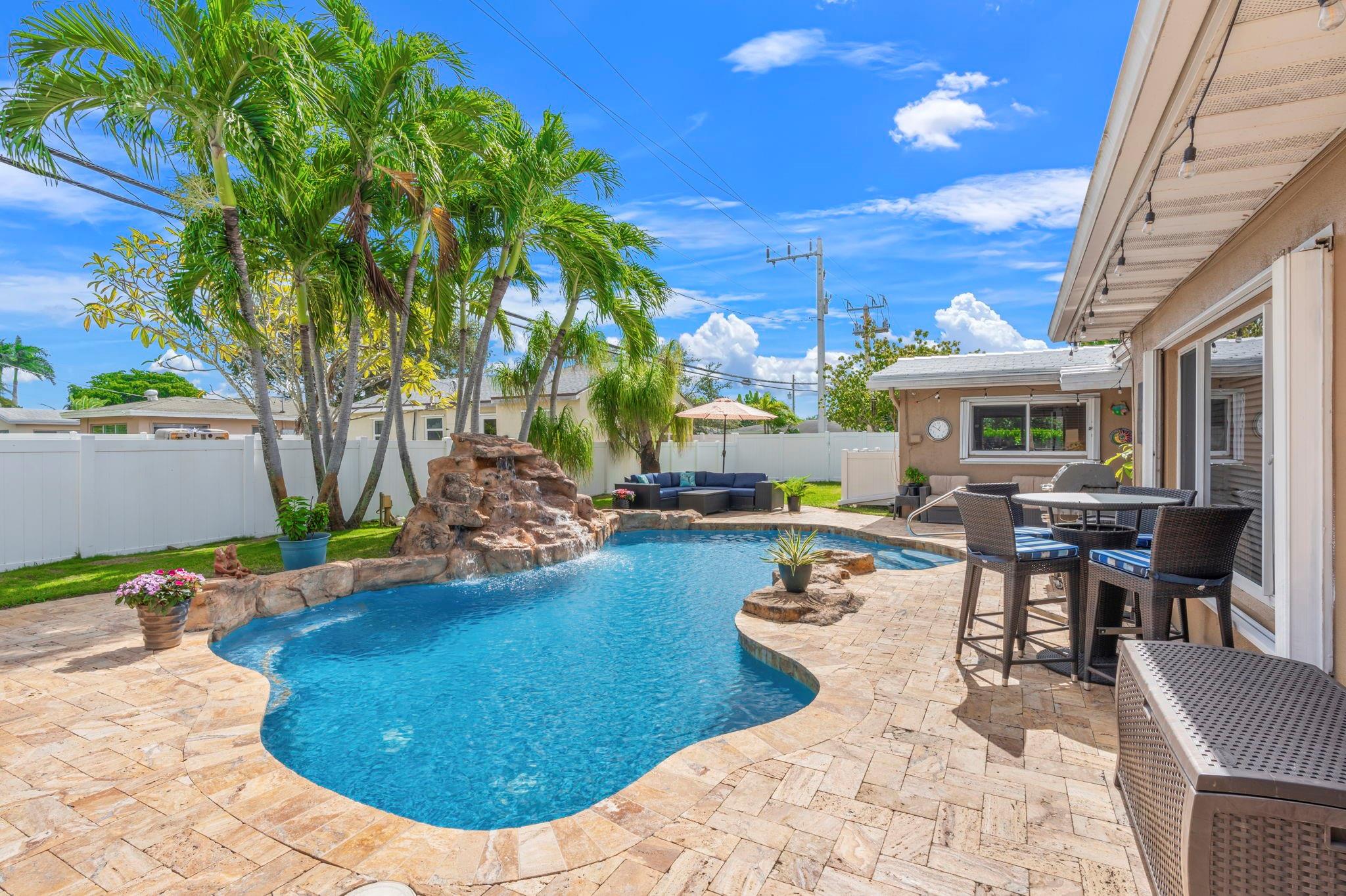 NORTH ANDREWS GARDENS FIR - Residential