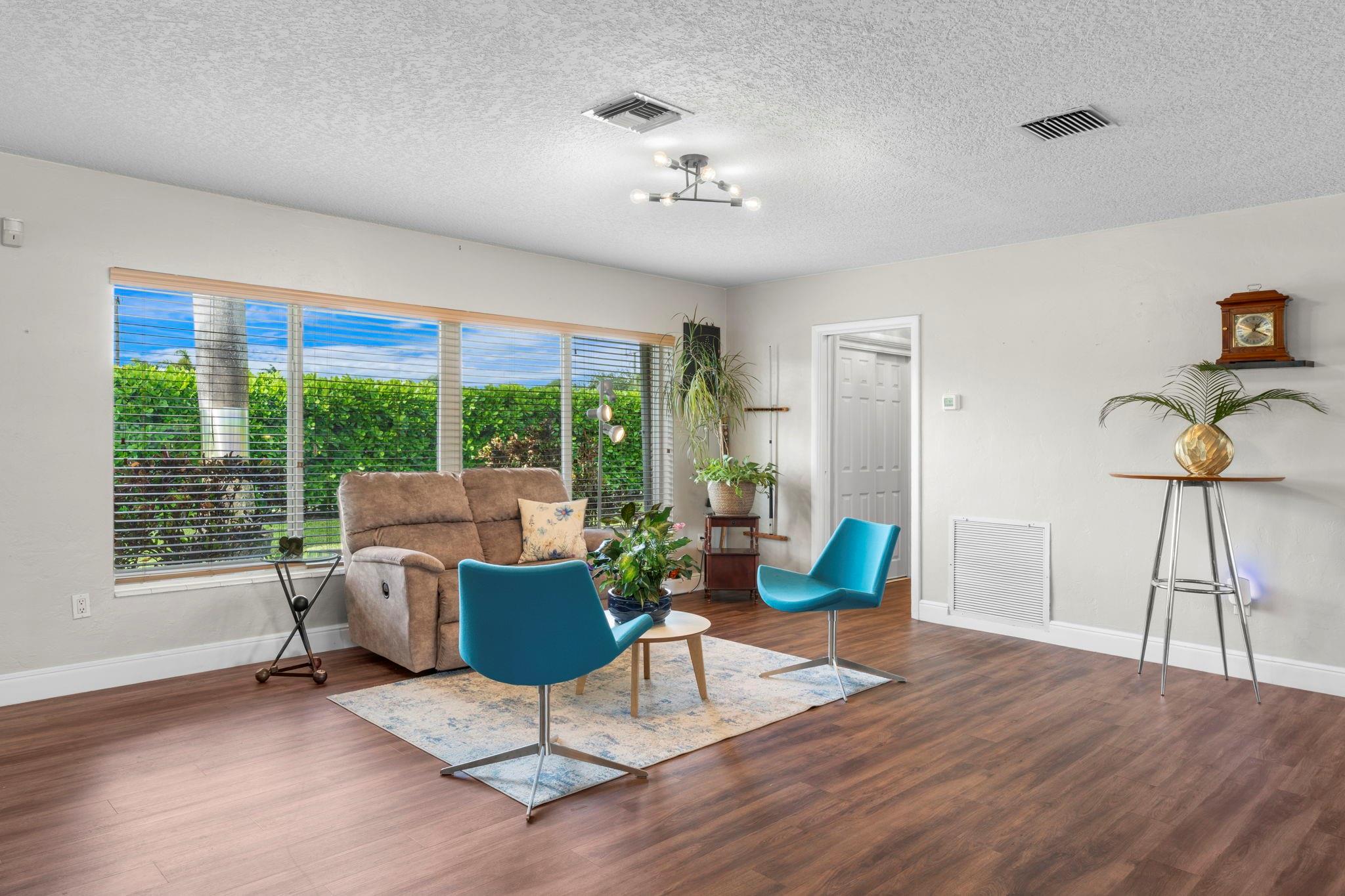 NORTH ANDREWS GARDENS FIR - Residential