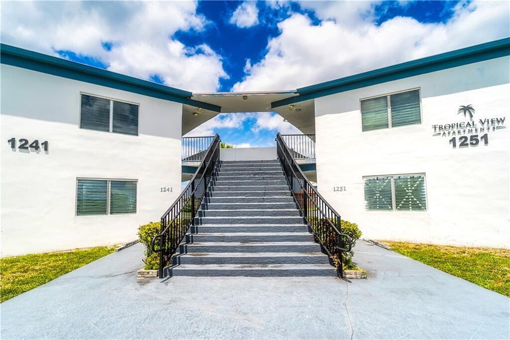 1 Bedroom Apartment on the Lake - Move-In Ready in Margate, FL!Enjoy peaceful lakefront living in this charming 1 bedroom, 1 bathroom apartment located in Margate. This home is move-in ready and offers a bright and comfortable layout with plenty of natural light.✨ Highlights:$1,425/monthFirst month FREE!Water and sewer included in rentSpacious living area with scenic lake viewsComfortable bedroom and full bathroomWell-maintained community atmosphereConveniently located near shopping, dining, and major roadways, this apartment offers both comfort and convenience in a serene setting.
