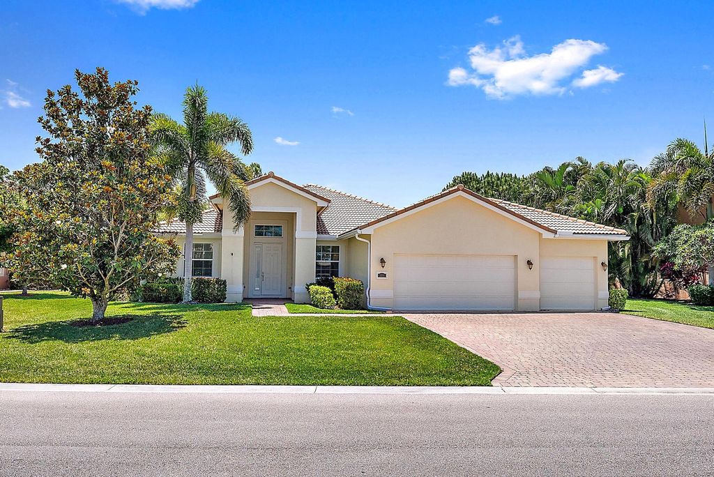 Photo of 1208 SE Conference Circle, Stuart, FL 34997 (MLS # R11088971)