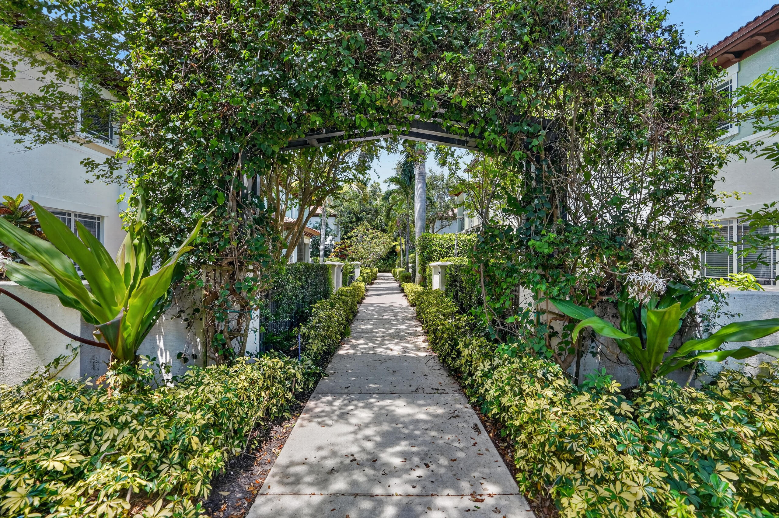 125 NW GARDENER Street