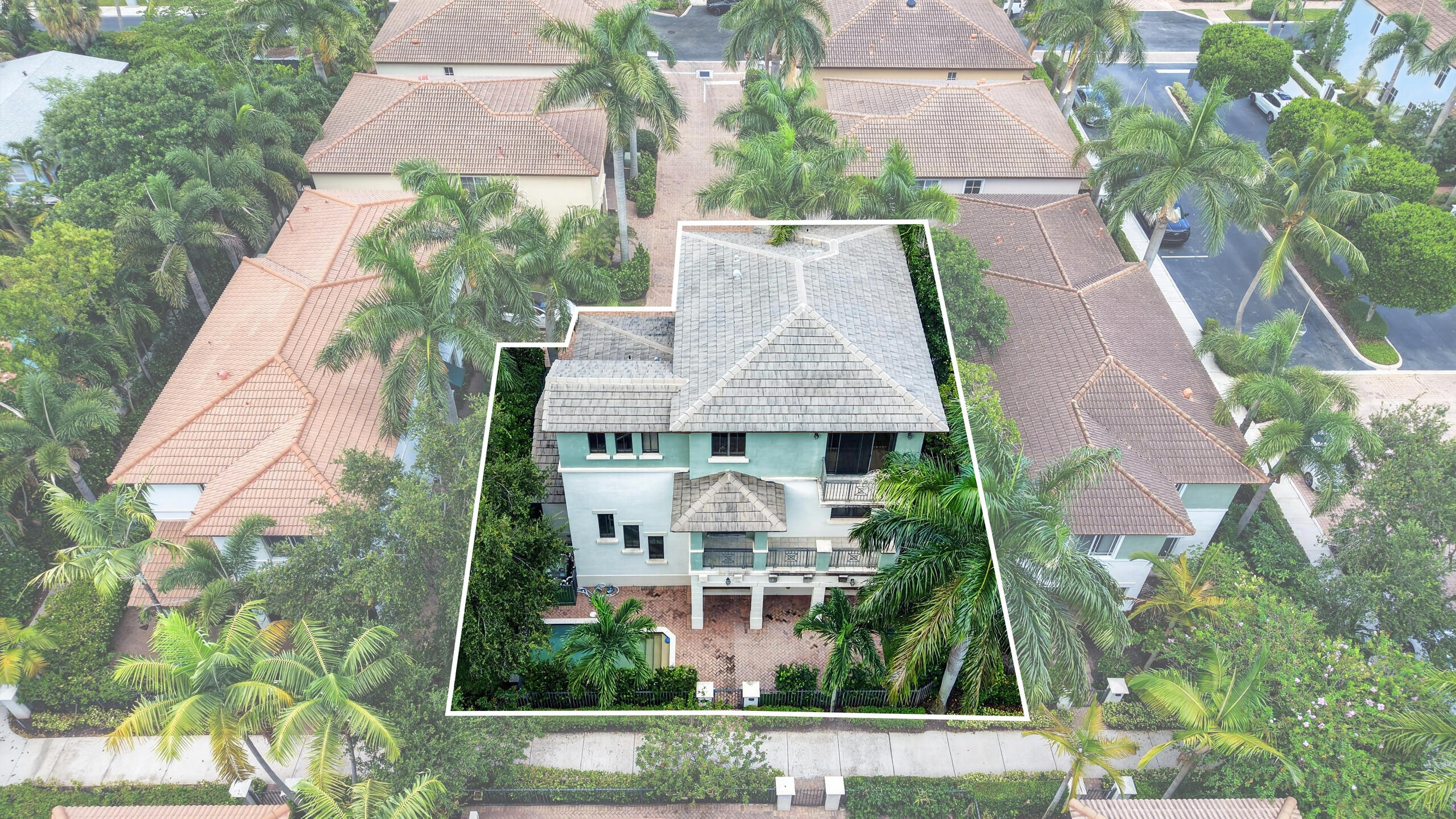 125 NW GARDENER Street