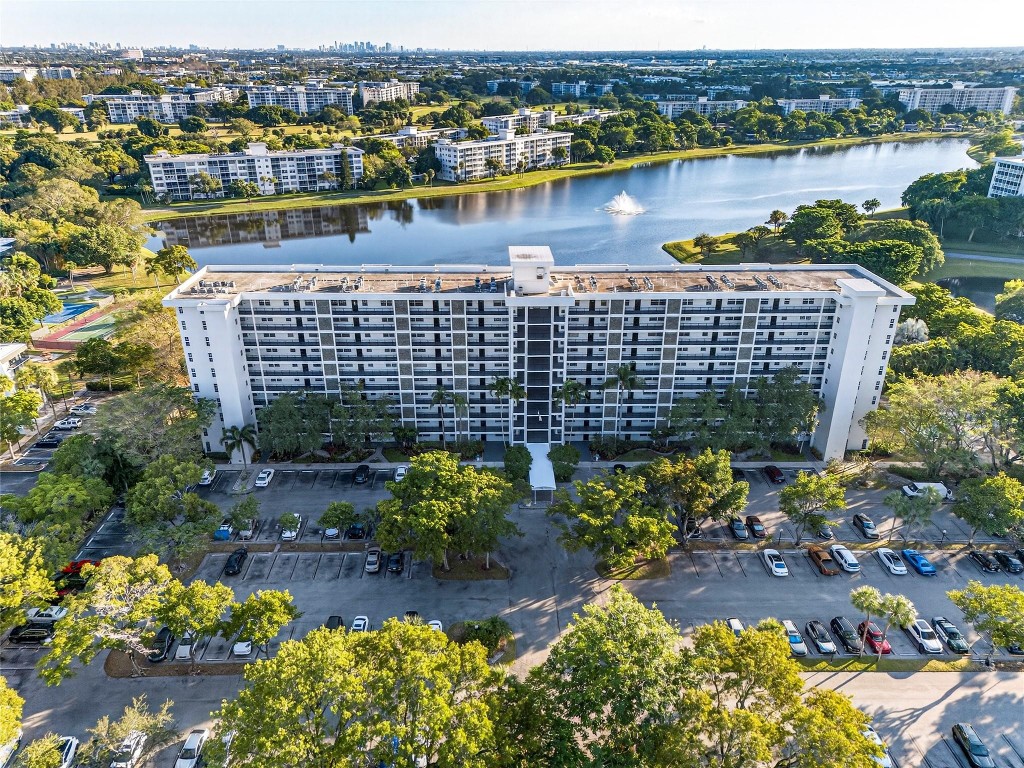 2900 N Course Drive 607