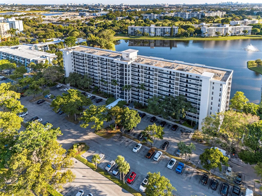 2900 N Course Drive 607