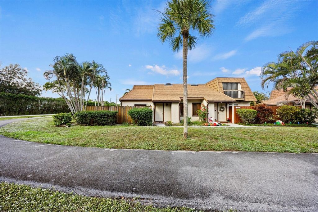 Photo of 4252 Palm Bay Circle #D, West Palm Beach, FL 33406 (MLS # F10521211)