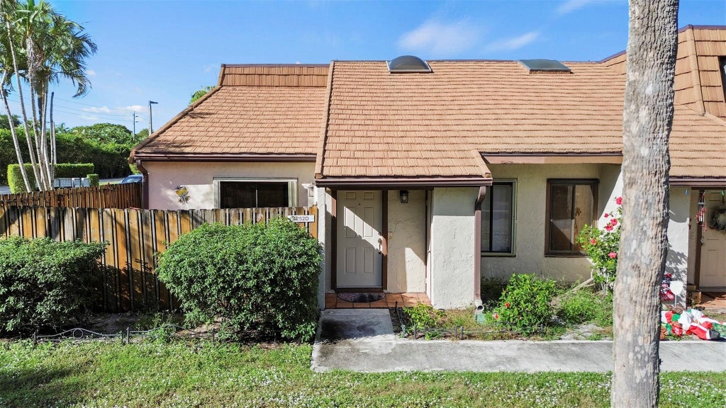 Photo of 4252 Palm Bay Circle #D, West Palm Beach, FL 33406 (MLS # F10521211)
