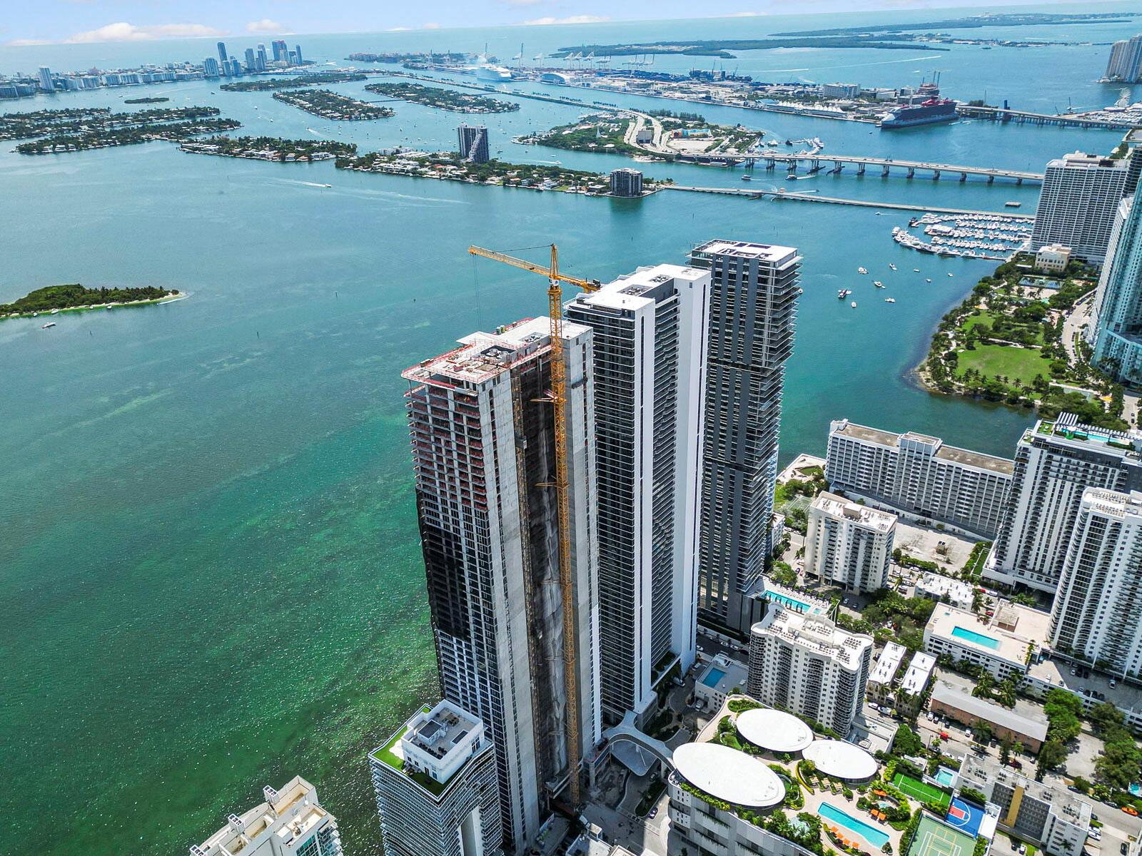 BAY BREEZE - Residential Lease