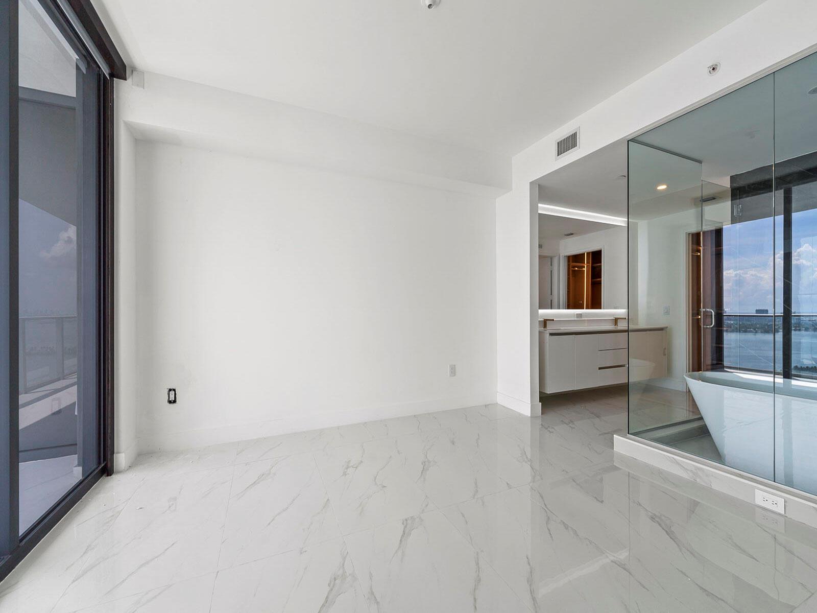 BAY BREEZE - Residential Lease